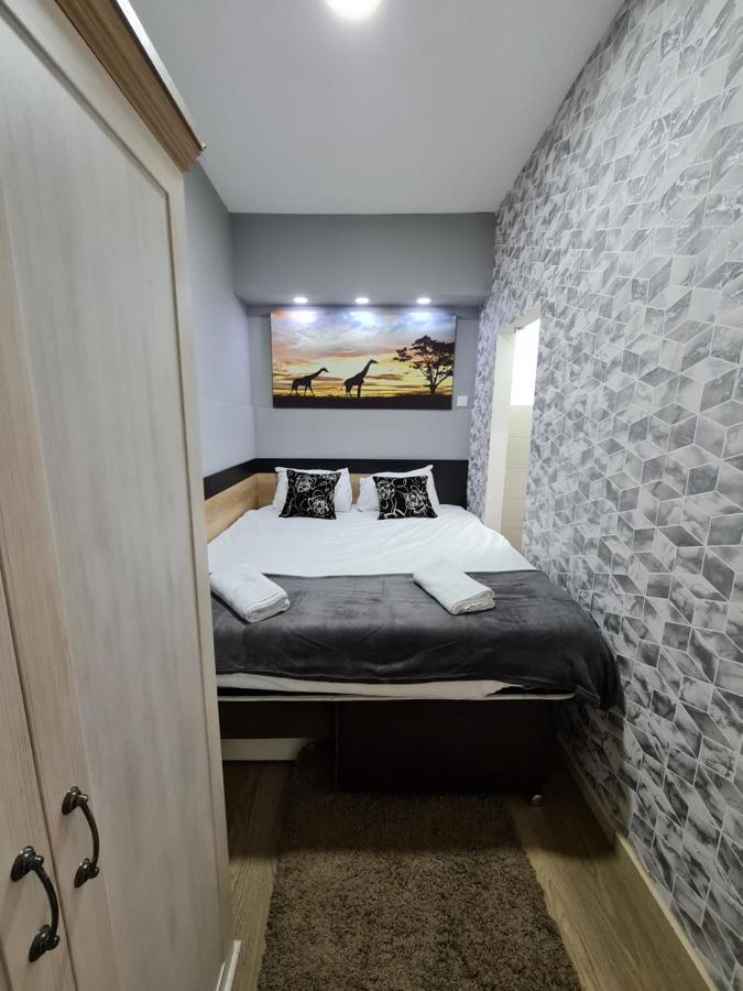 Nikola Tesla City Walk Apartment Ni Екстериор снимка